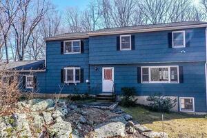 9 Saddle Ridge Road