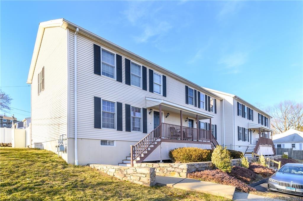 224 Castle Avenue, Unit 224 — exterior photo