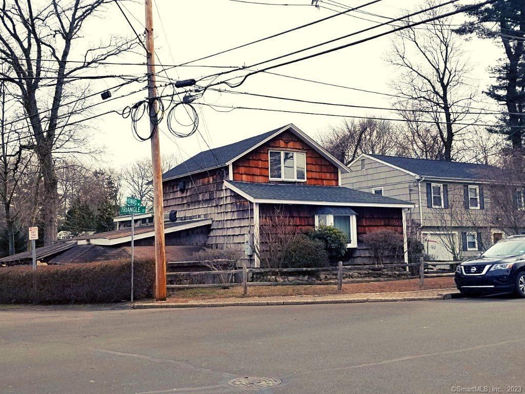 22 Triangle Street — exterior photo