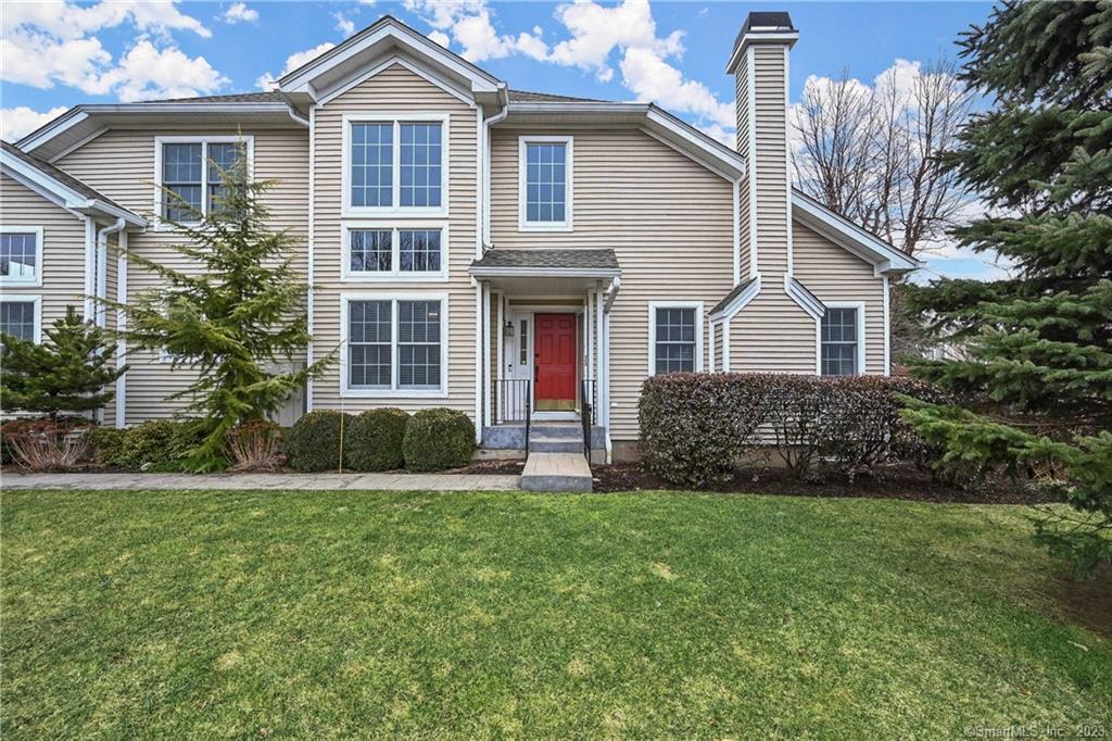 6 Regency Circle, Unit 6 — exterior photo