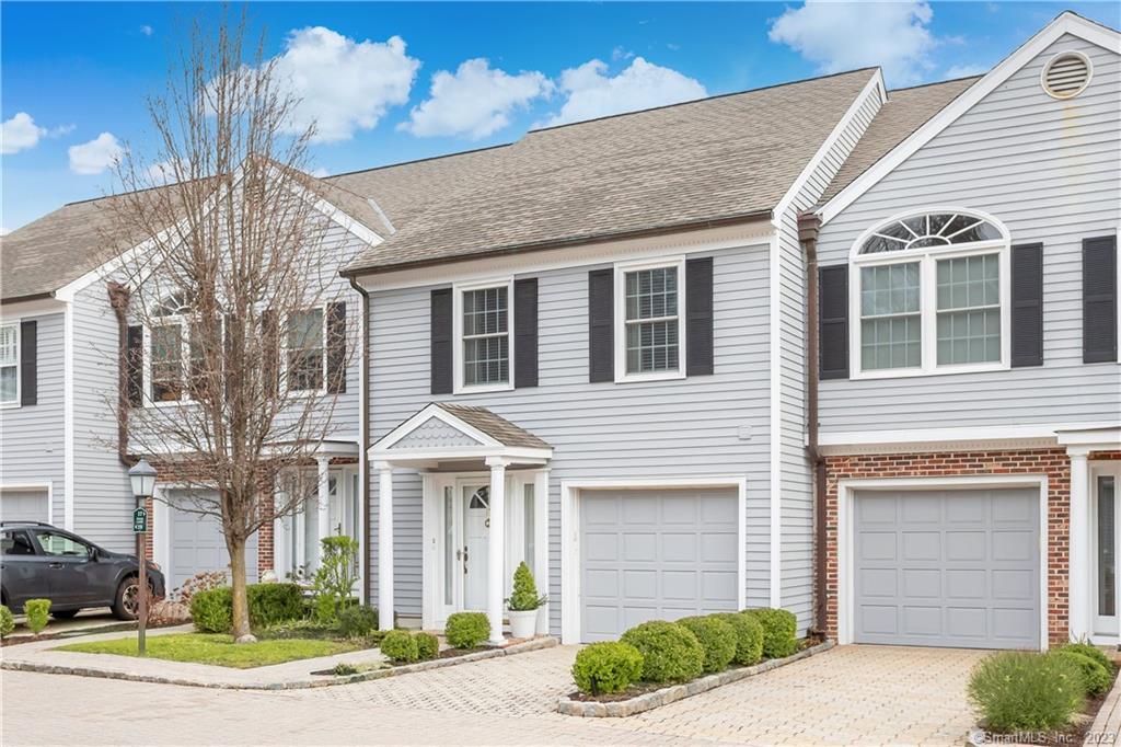 17 Pond Lane, Unit 17 — exterior photo