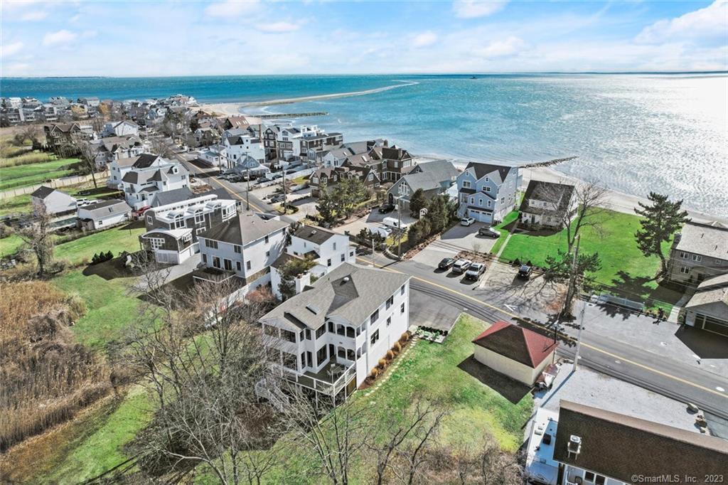 1094 Fairfield Beach Road — exterior photo