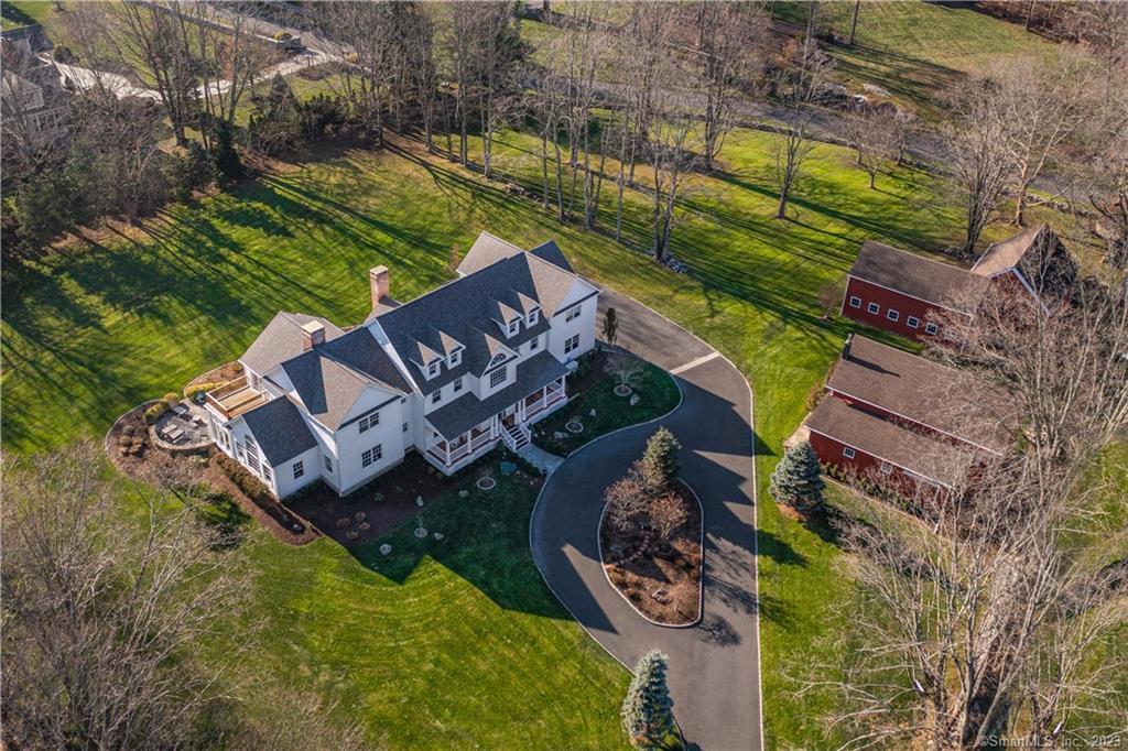 35 Taunton Hill Road — exterior photo