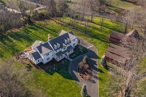 35 Taunton Hill Road