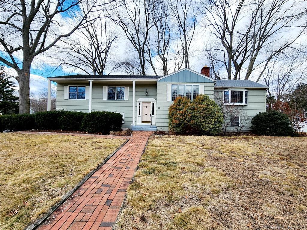 31 Dell Circle — exterior photo