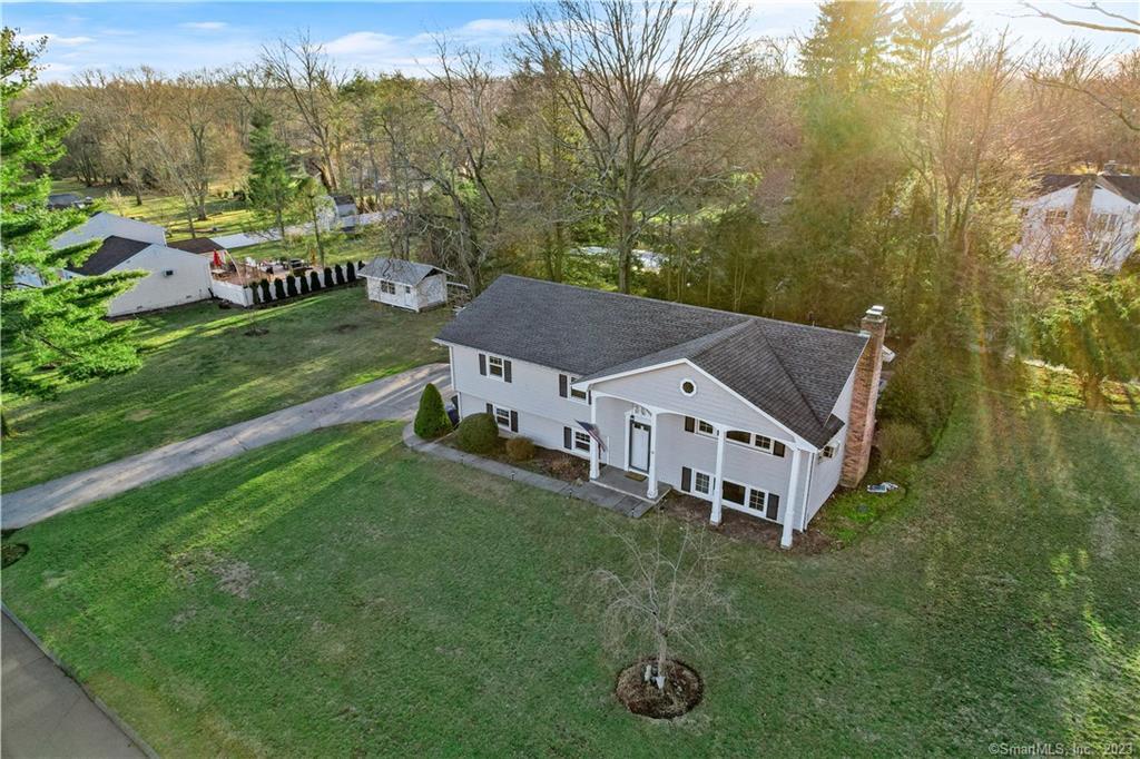 1 Cottontail Road — exterior photo