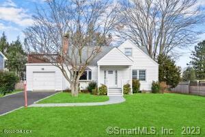 25 Woods Avenue