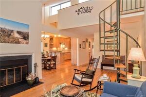 43 Whitney Glen, Unit 43