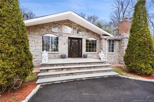 69 Chestnut Hill Road