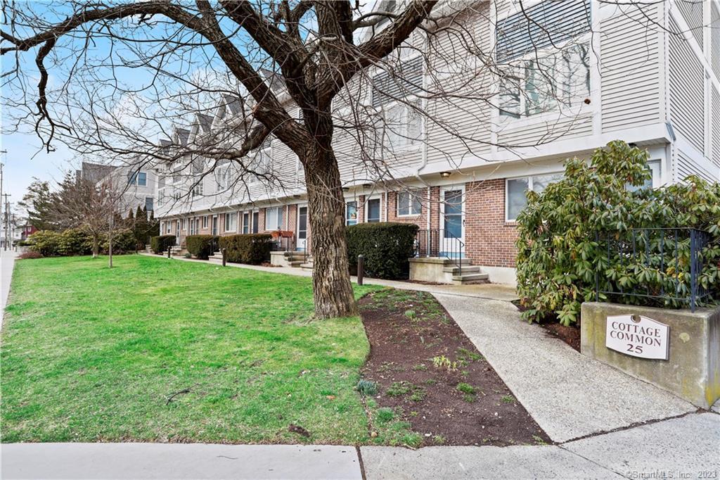 25 Cottage Street, Unit 202 — exterior photo