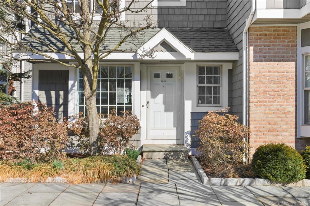 94 Southfield Avenue, Unit 402 — exterior photo
