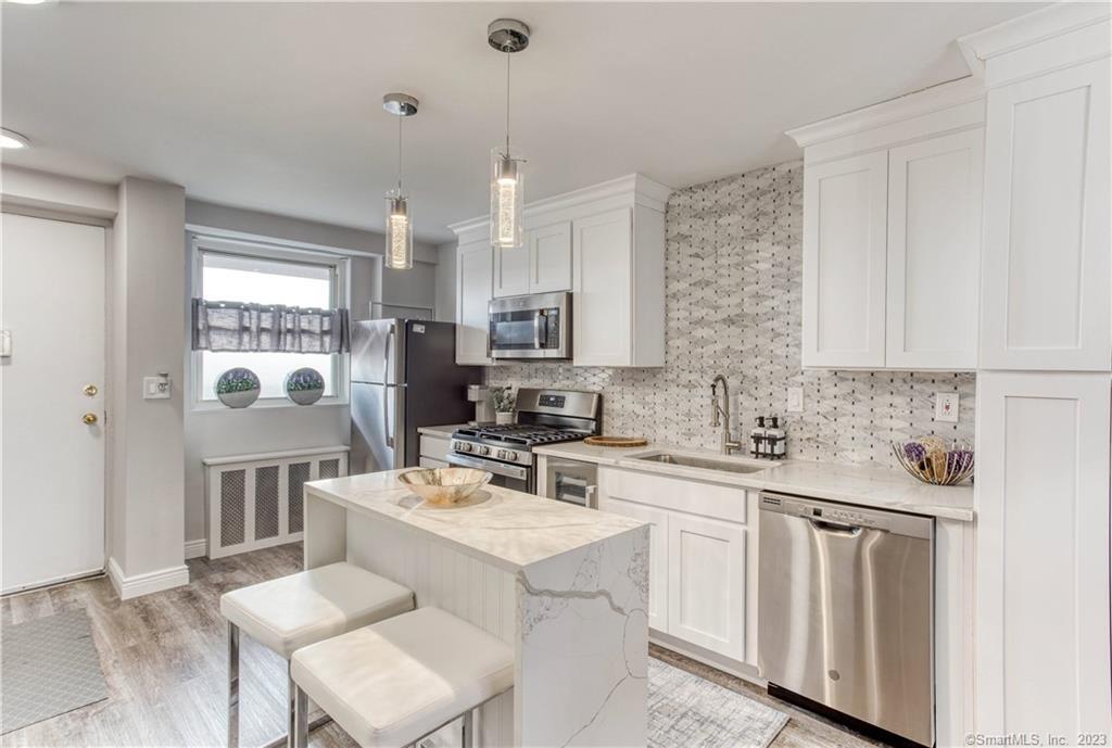 91 Strawberry Hill Avenue, Unit 1124 — exterior photo