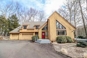 8 Lake Road