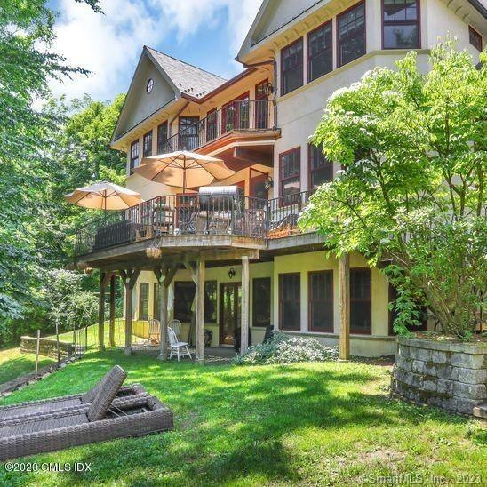 211 Orchard Street — exterior photo