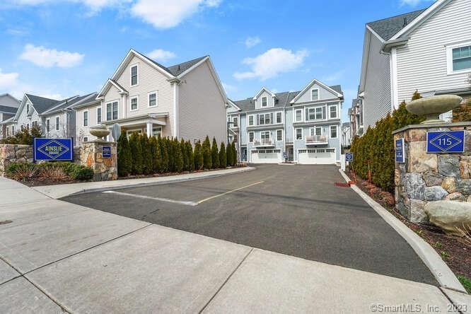 115 Colonial Road, Unit 55 — exterior photo