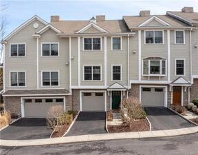 66 Grove Street, Unit B9