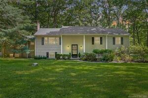 3 Ledgebrook Court