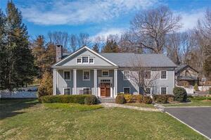 11 Riverfield Drive