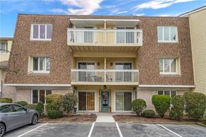 61 Seaview Avenue, Unit 8