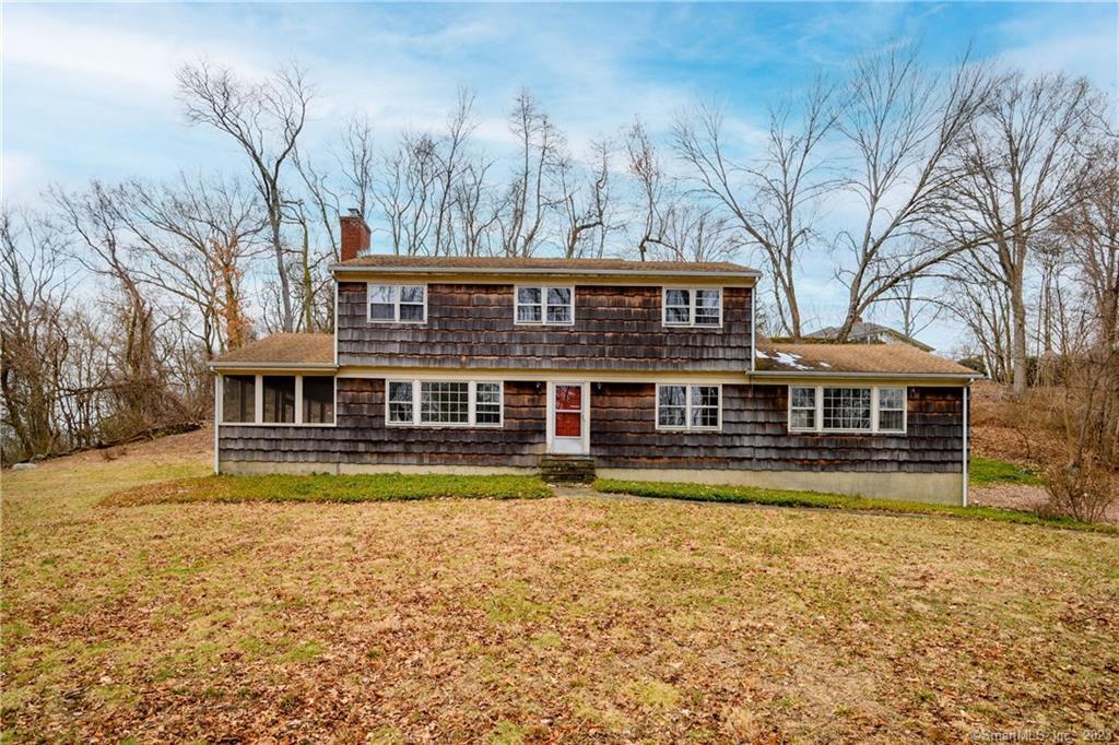 11 Knobloch Lane — exterior photo