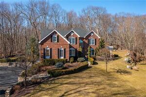 34 Equestrian Ridge