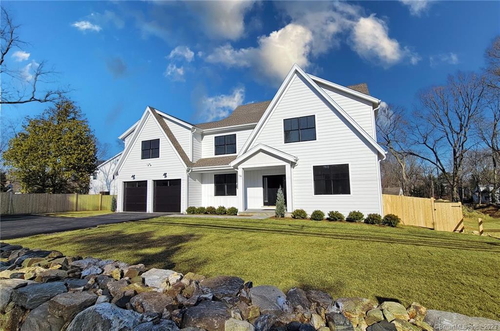 14 Maple Avenue — exterior photo