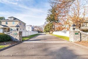 65 Wolfpit Avenue, Unit 3H
