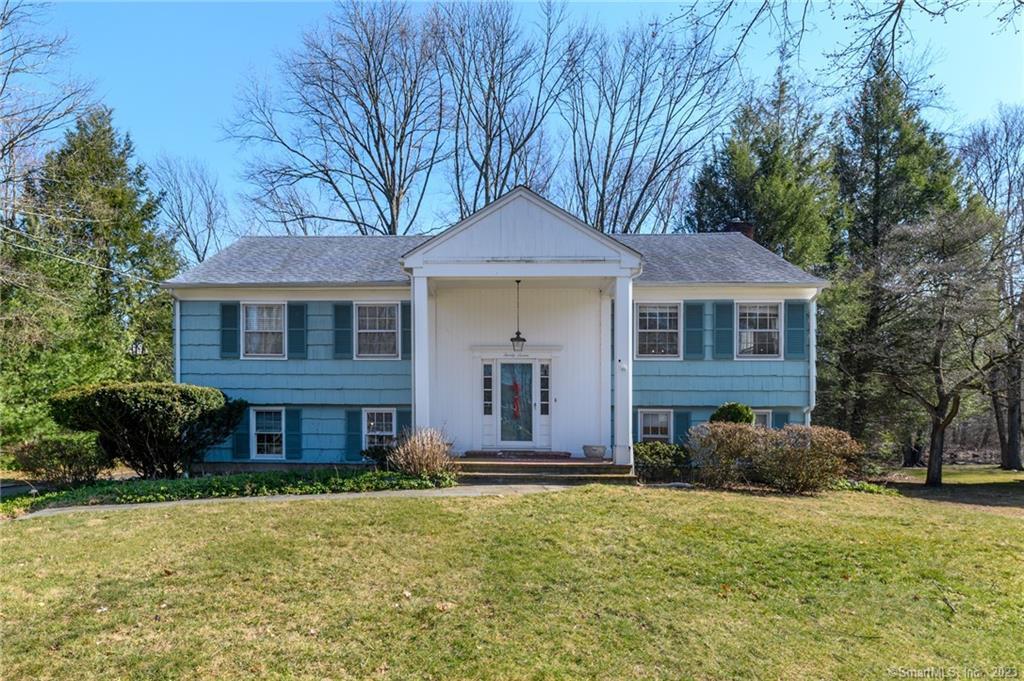 27 Loughran Avenue — exterior photo