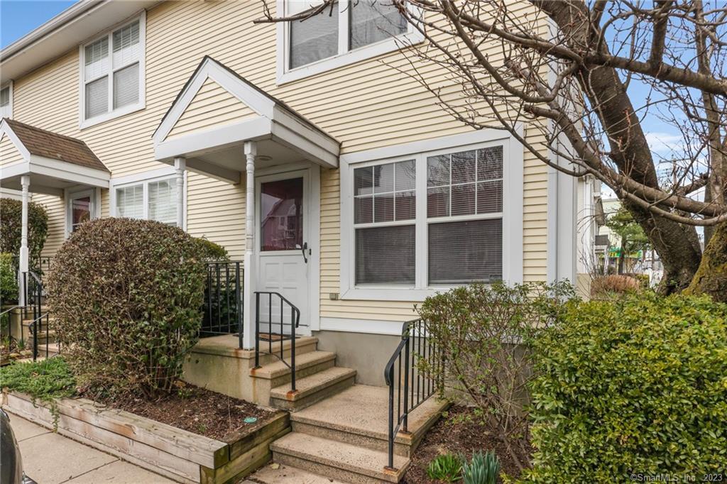 1 Southfield Avenue, Unit 108 — exterior photo