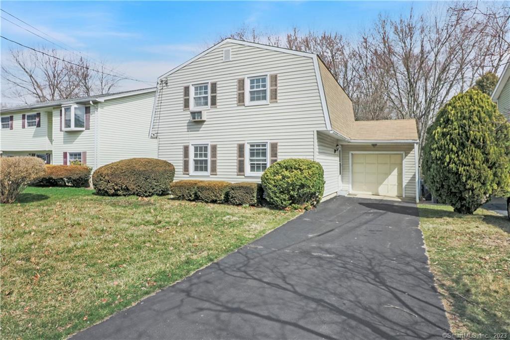 14 Fairweather Drive — exterior photo