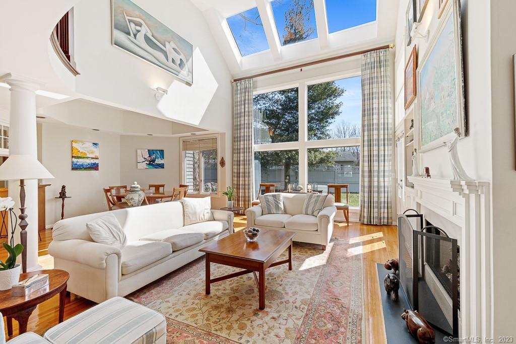 2 Canterbury Close — exterior photo