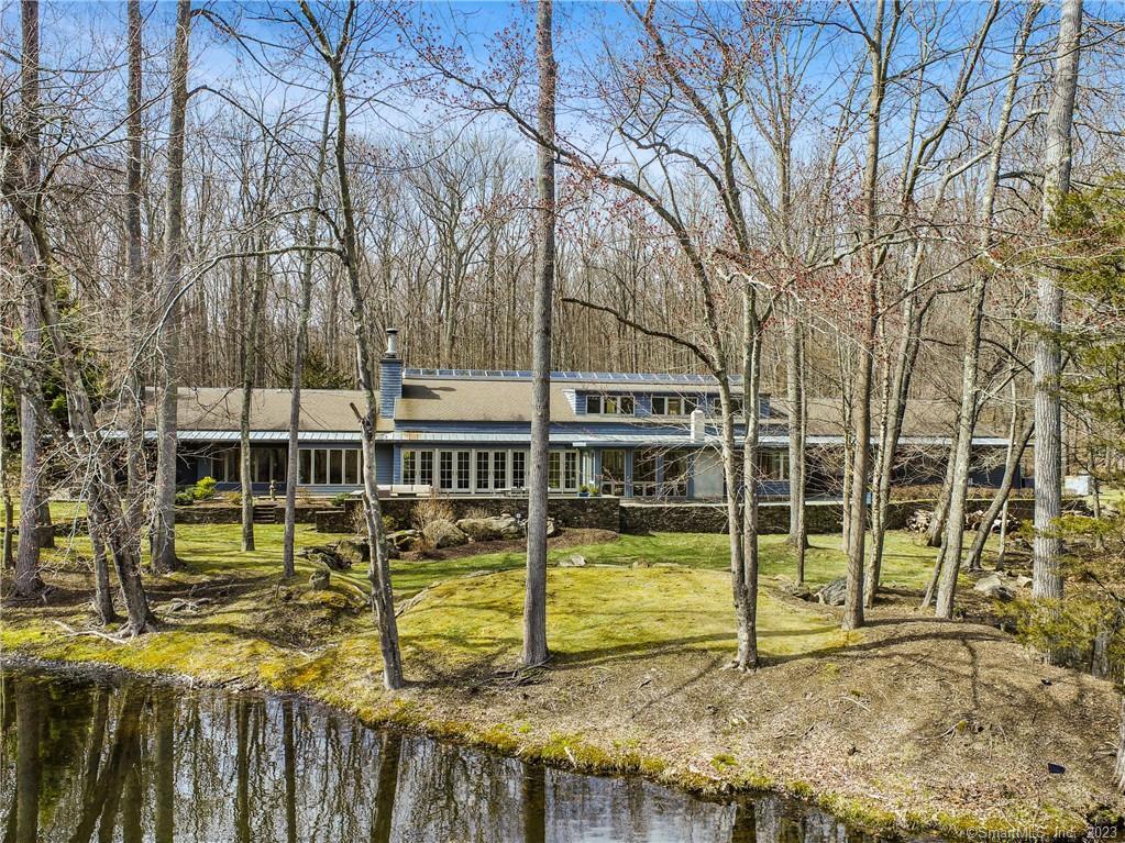 212 Beers Road — exterior photo