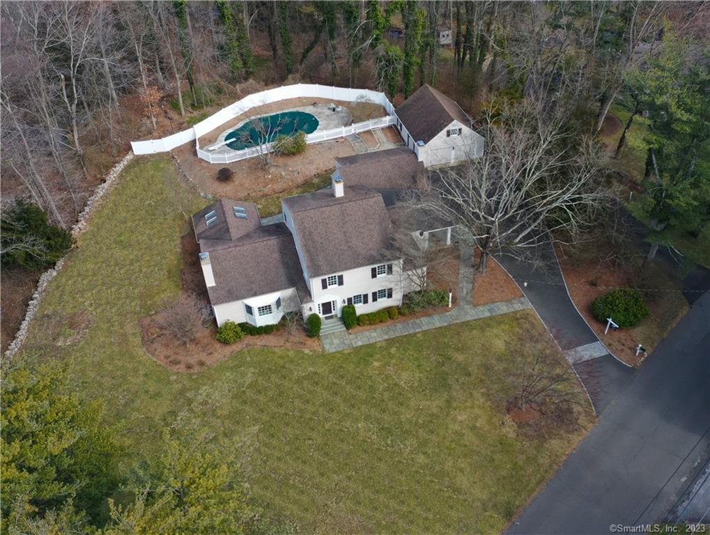 9 Old Parish Road — exterior photo