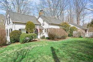 140 Lyons Plain Road