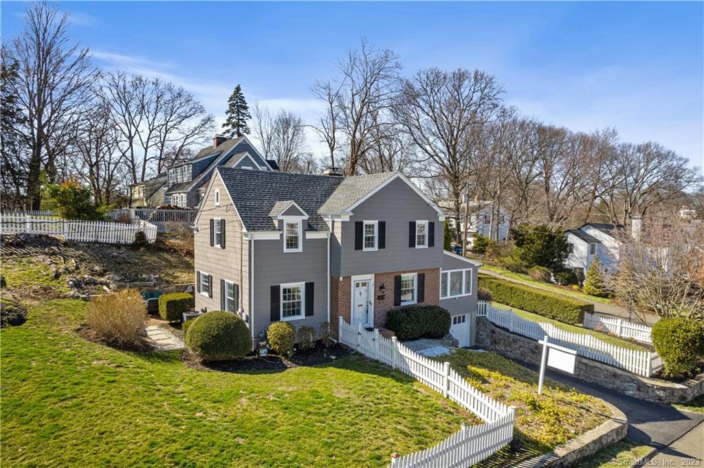 9 Winthrop Avenue — exterior photo