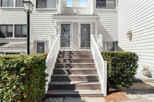 187 Rowayton Woods Drive, Unit 187