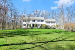 135 Braeburn Drive