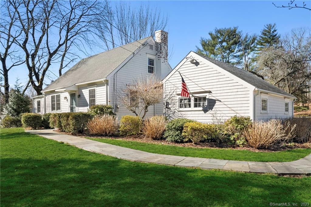108 Weed Street — exterior photo