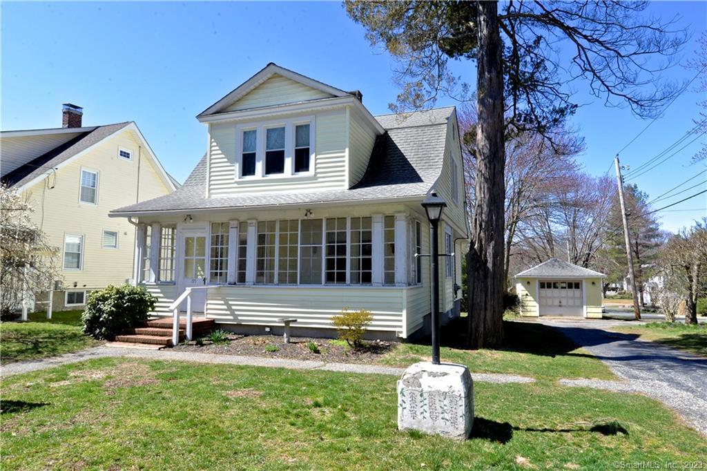 195 White Plains Road — exterior photo