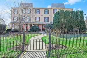 178 Flax Hill Road, Unit B207
