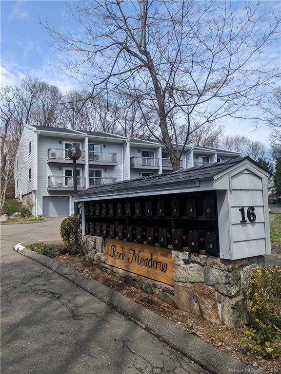 16 Rockmeadow Road, Unit M — exterior photo