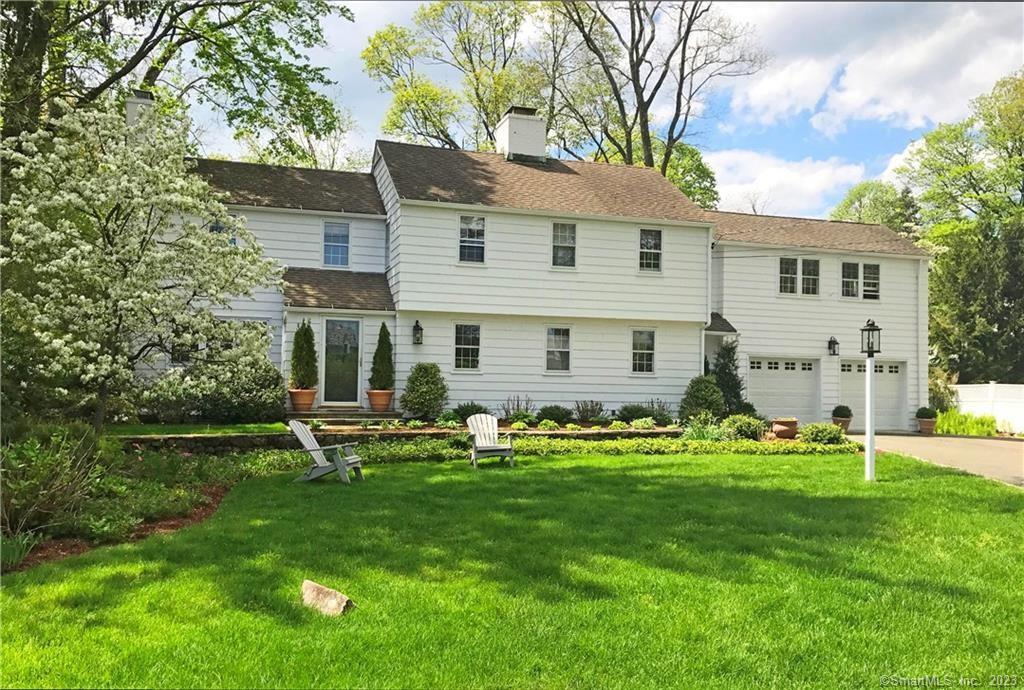 17 Covewood Drive — exterior photo