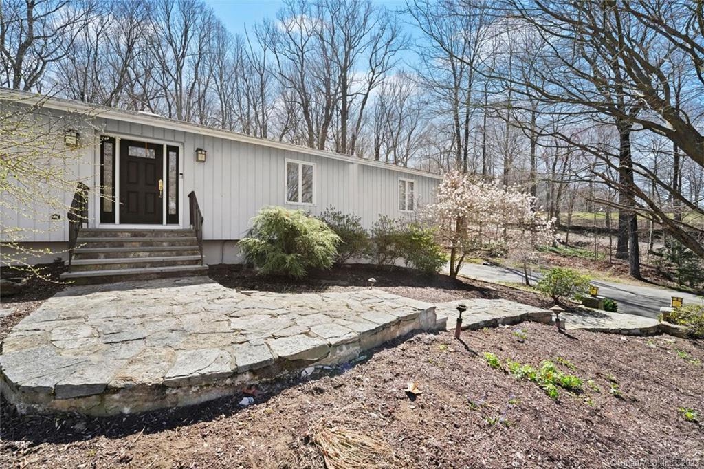 105 Woodhaven Drive — exterior photo
