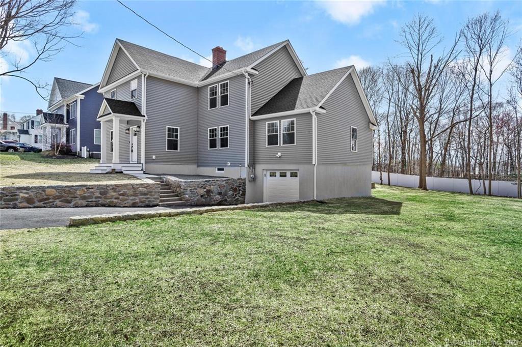 103 Parkway Drive — exterior photo