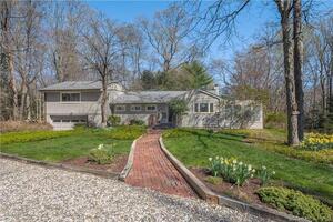6 Wild Oak Lane
