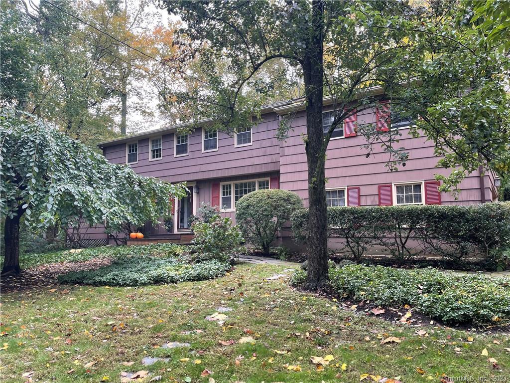 102 Mcfadden Drive — exterior photo