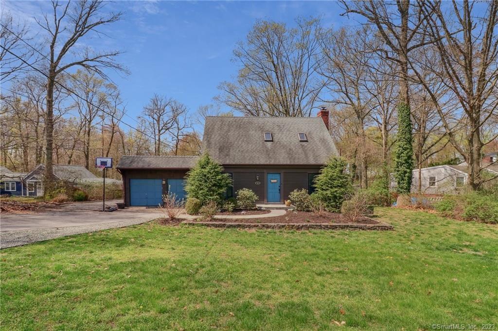 55 Rampart Road — exterior photo