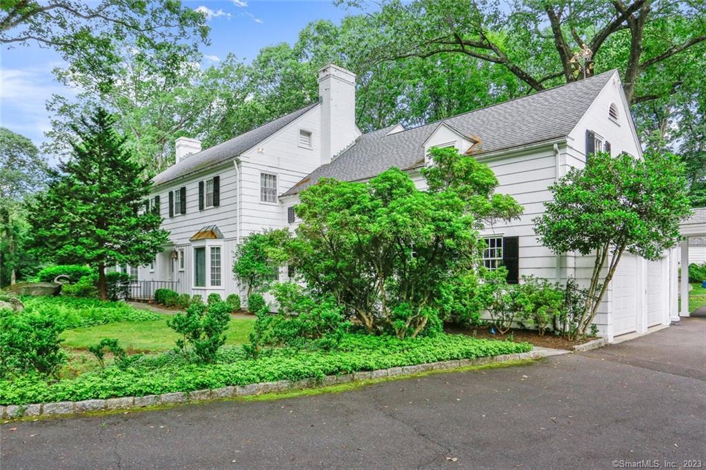 61 Lakewood Drive — exterior photo