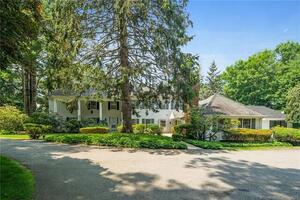2061 Ponus Ridge