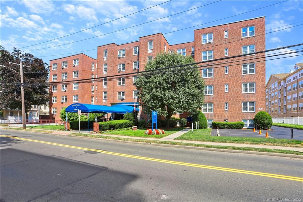 39 Glenbrook Road, Unit 3E — exterior photo